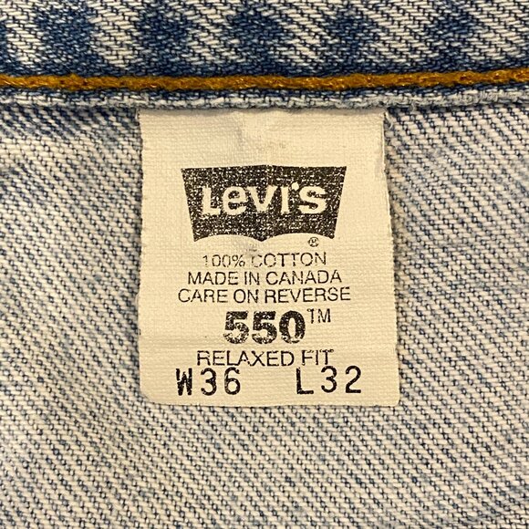 Vintage 90s Levi's 550 Relaxed Tapered fit light wash jeans - Picture 4 of 5